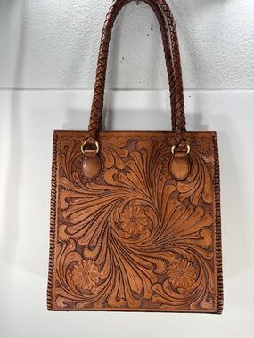 VILENCA HOLLAND-NWT$565.00  HAND TOOLING TOOK 6 WEEKS +HAND LACING+HAND STAINING